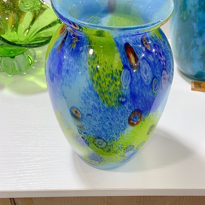 琉璃花瓶高度23厘米9厘米