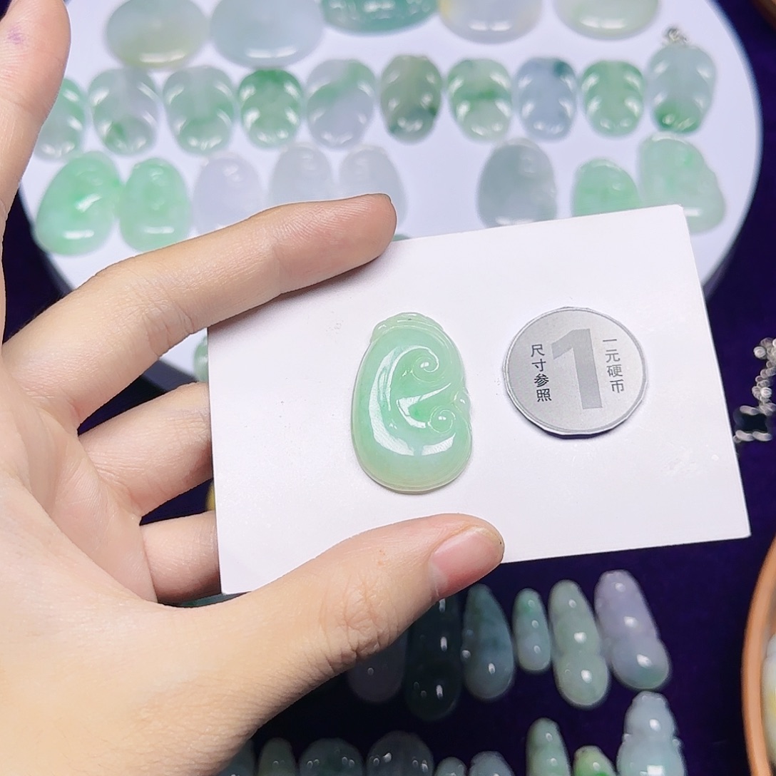 翡翠未镶嵌颈饰翡翠