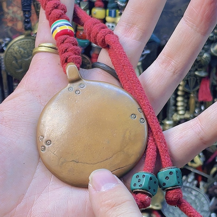 背面瑕疵款九宫八卦牌子，一个福利，现在