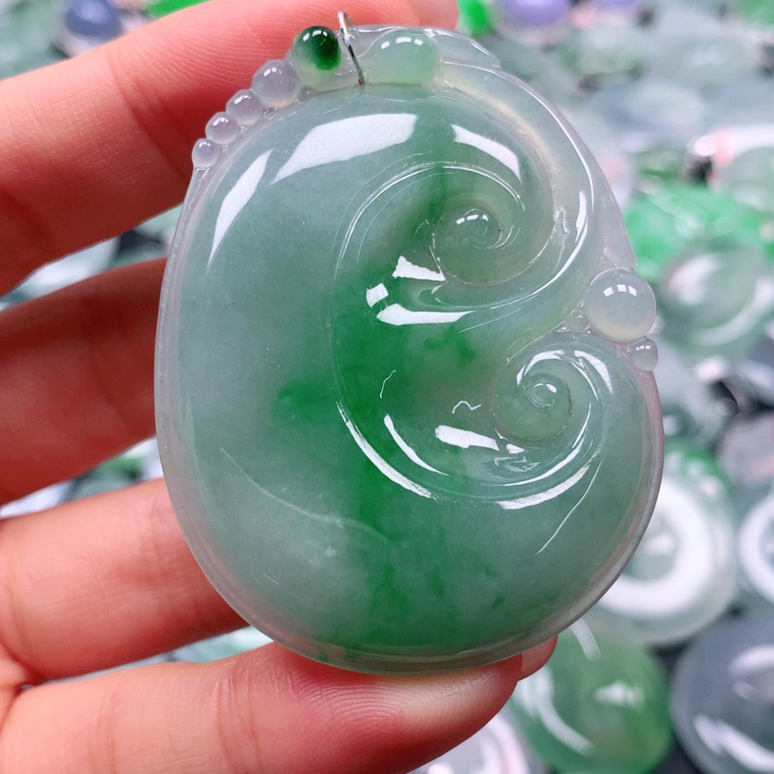 翡翠颈饰未镶嵌天然翡翠