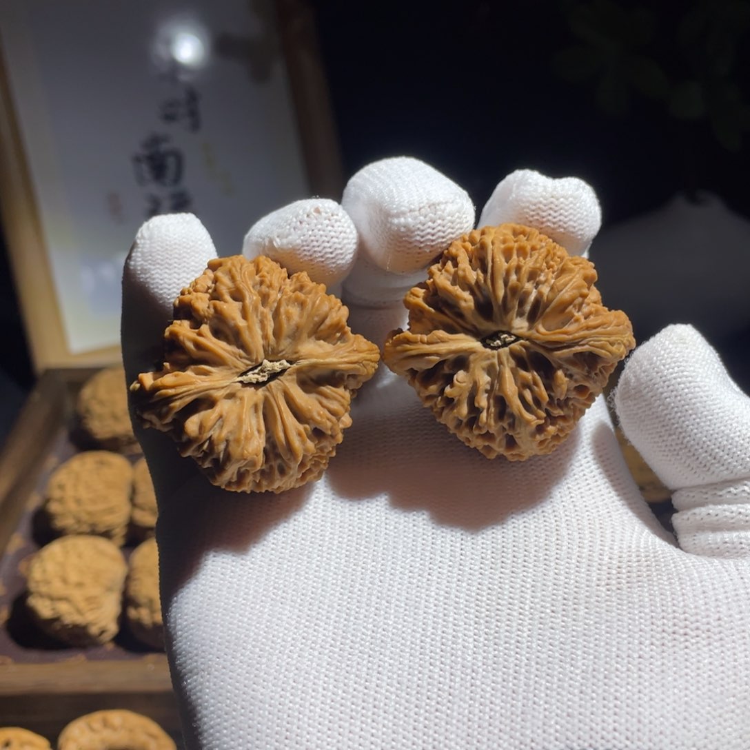 文玩核桃吊坠酷***虾核桃