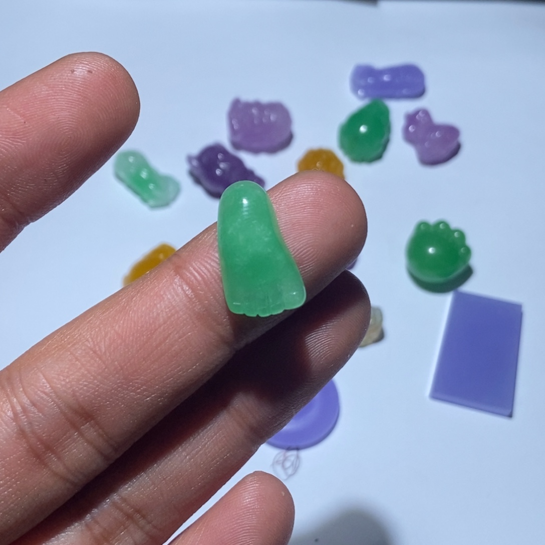 翡翠未镶嵌颈饰吊坠