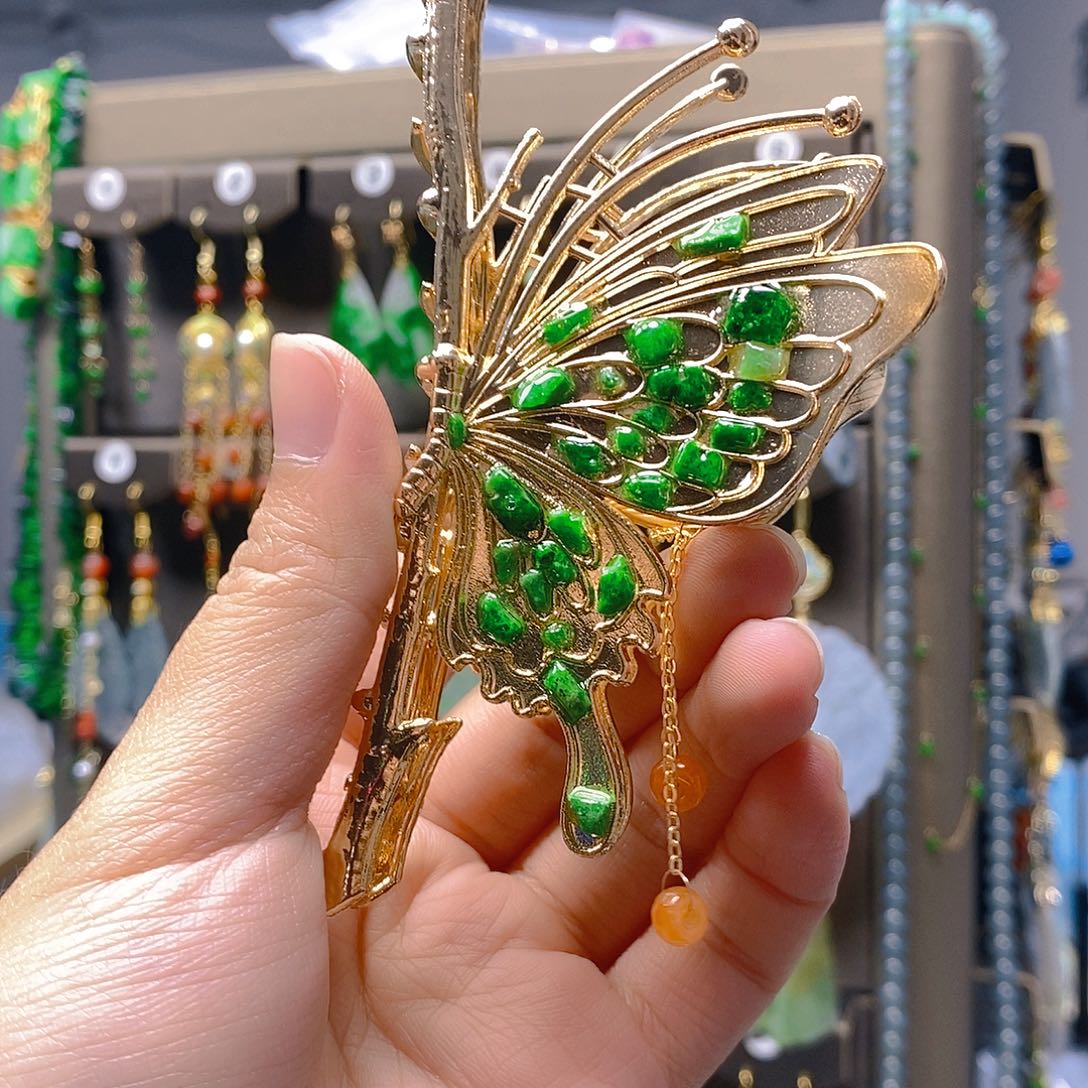 未镶嵌翡翠耳饰翡翠