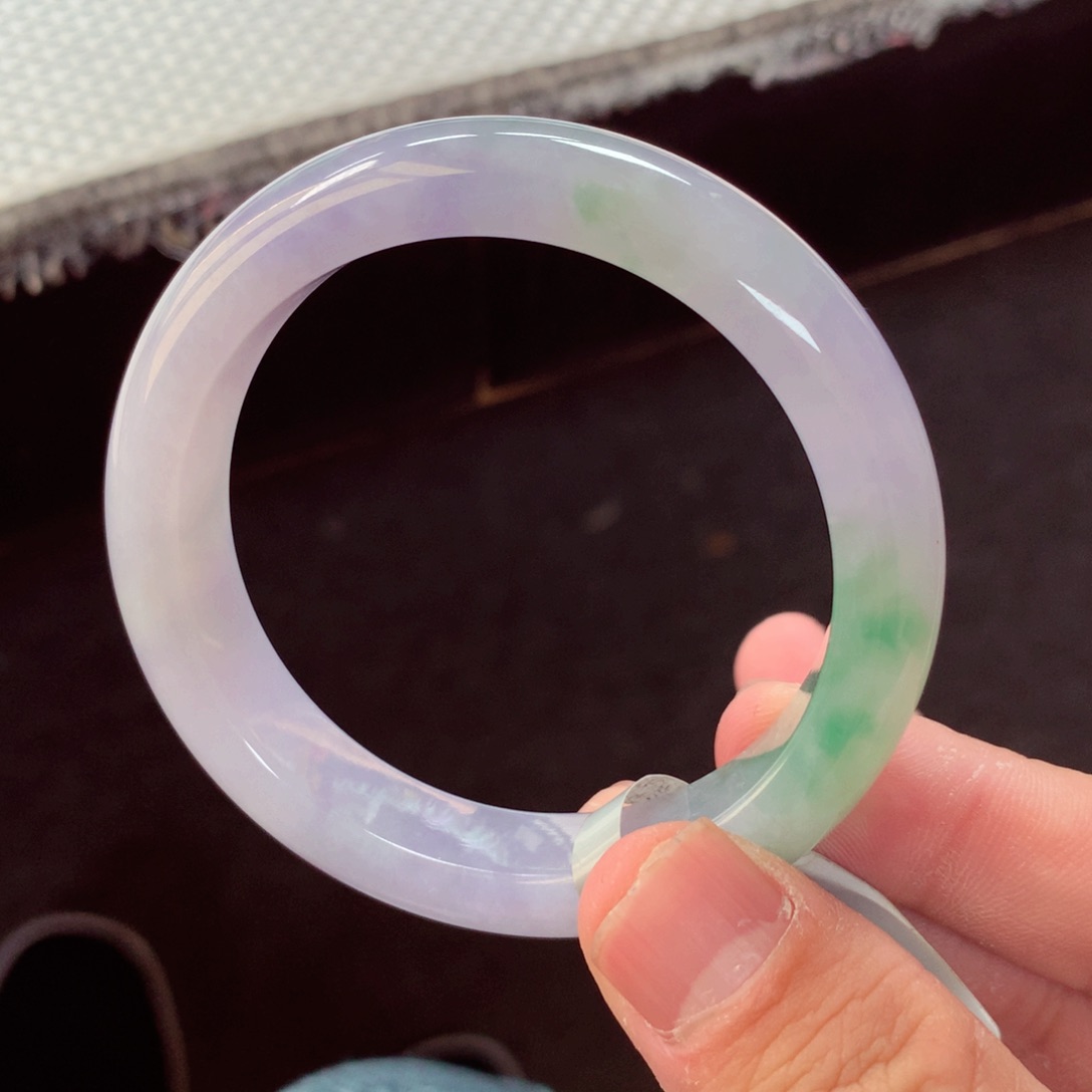 翡翠手镯未镶嵌缅甸