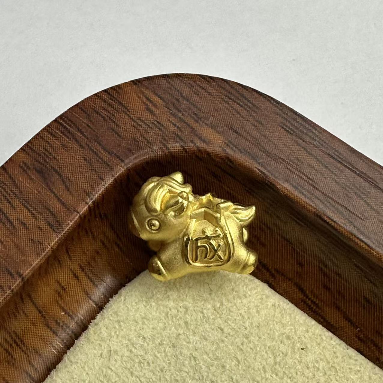 辉通黄金足金999马上成功福马转运珠DP2638-0890