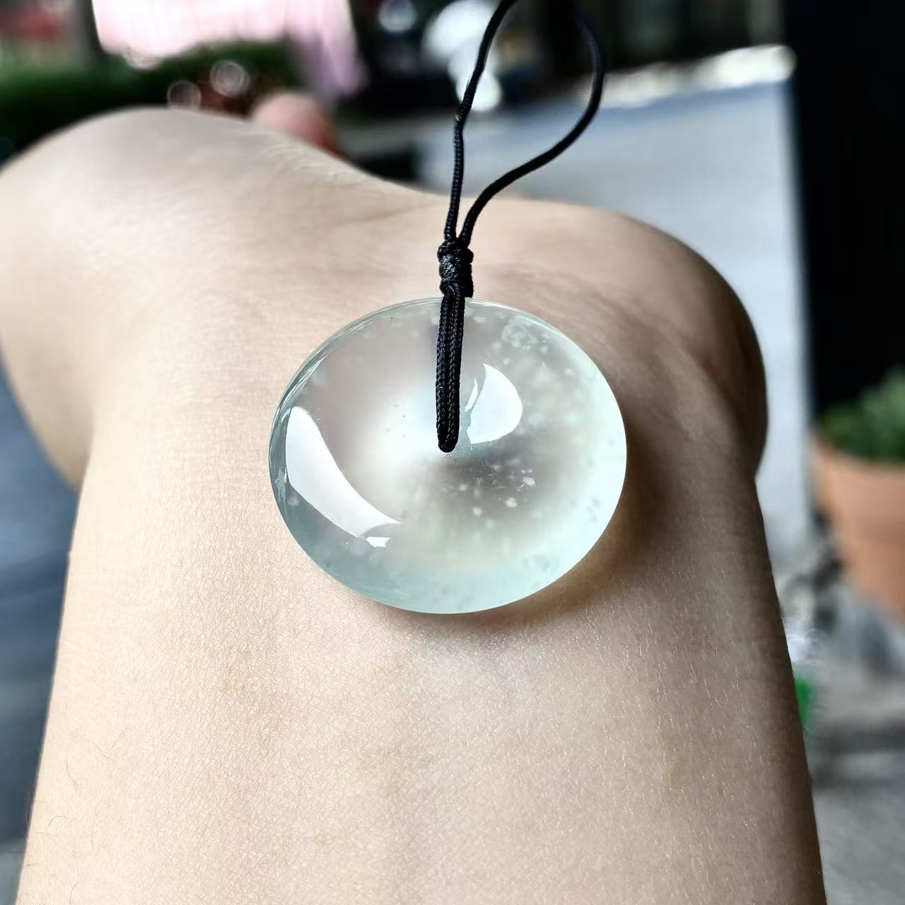 天然a货缅甸翡翠自然光尺寸24/5.6 玻璃种带底色木那平安扣吊坠