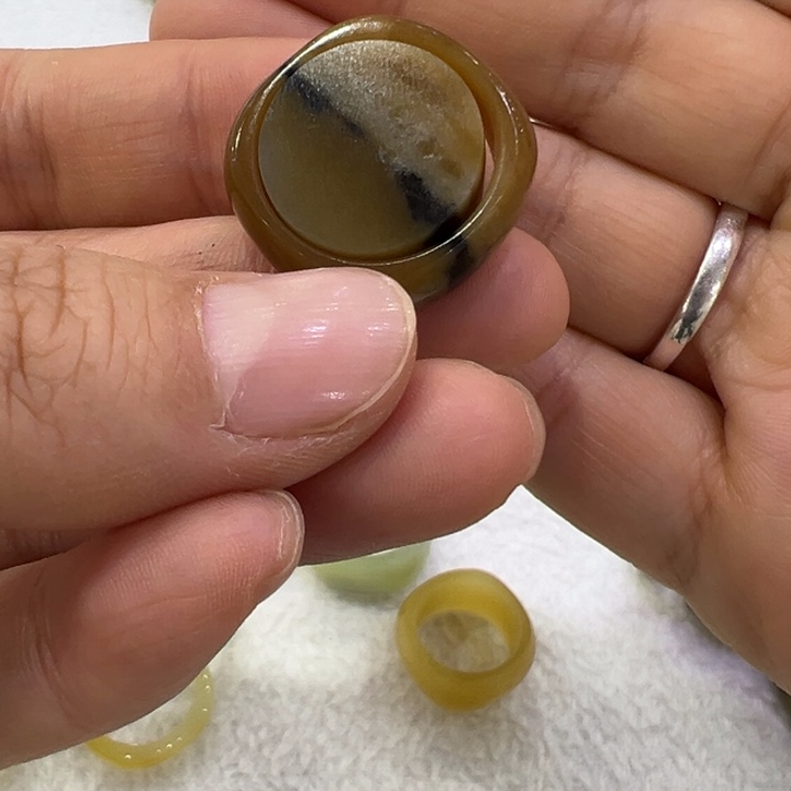 和田玉未镶嵌手串