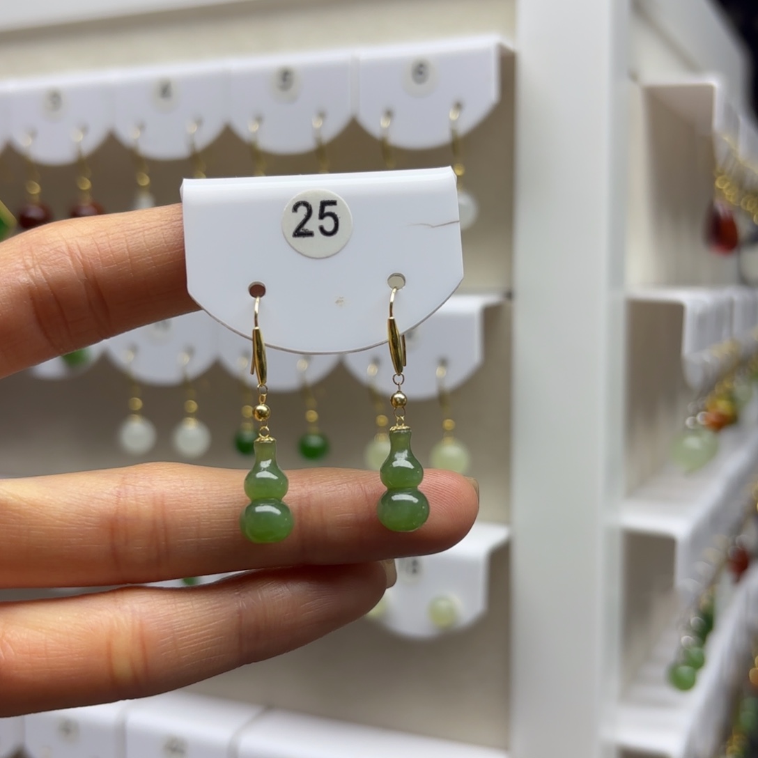 和田玉18K金镶嵌耳饰