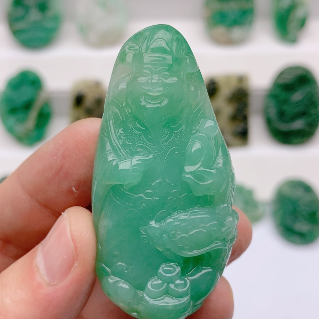 独山玉颈饰未镶嵌