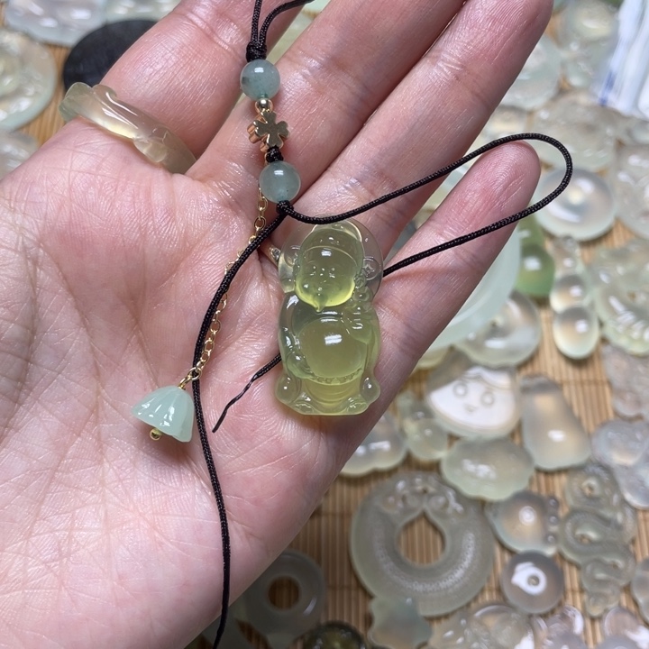 蛇纹石玉颈饰未镶嵌梦***理