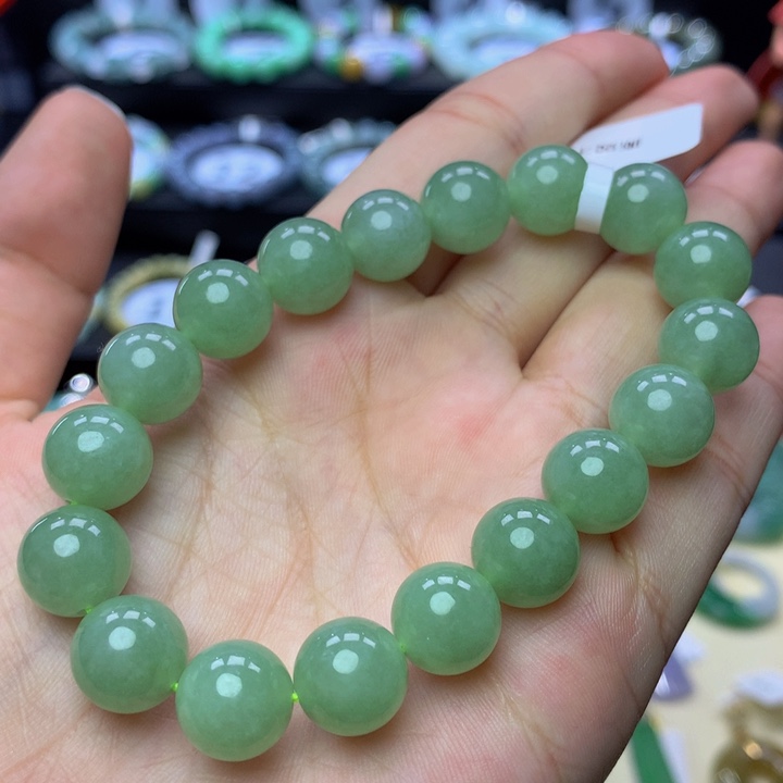 翡翠手链未镶嵌翡翠