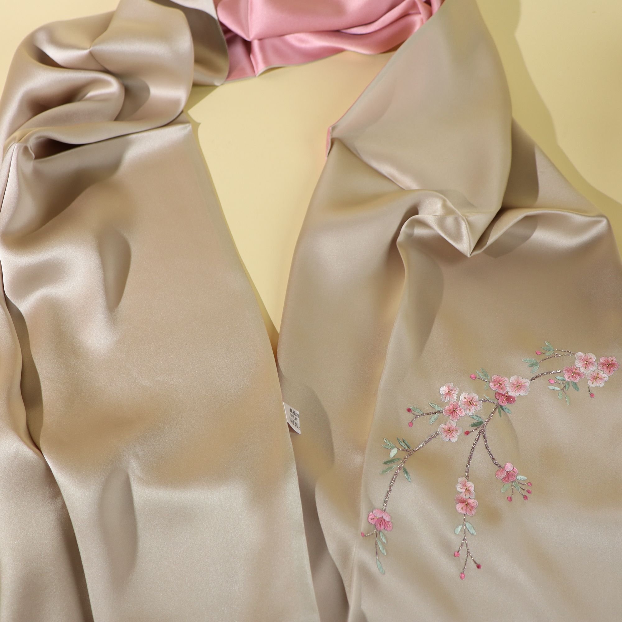 非遗苏绣桑蚕丝桃花围巾不带礼盒