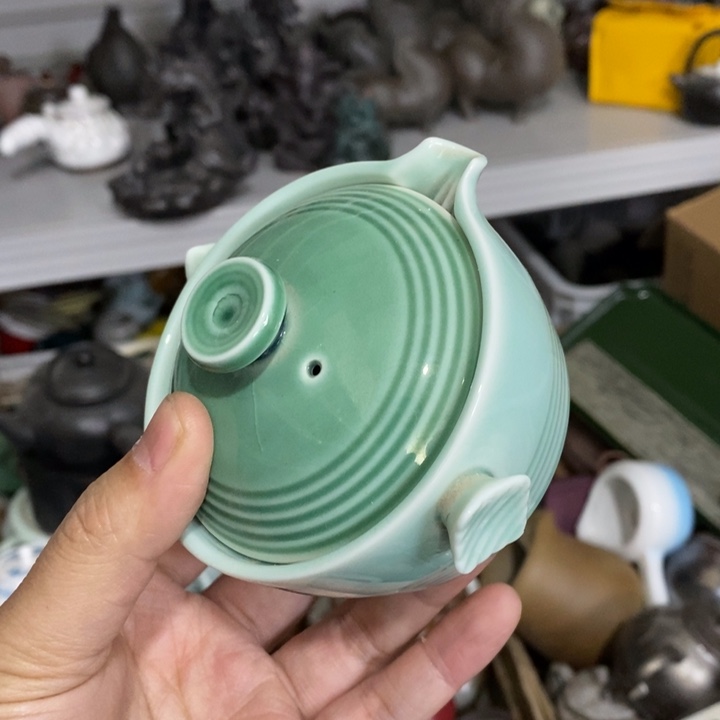 陶瓷艺术品及陶瓷壶