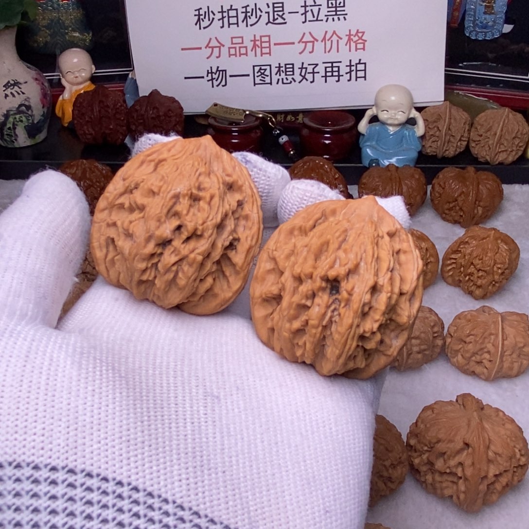 尊***代文玩核桃吊坠麦虎