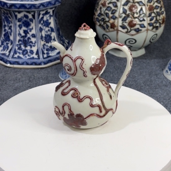 野****一个釉里红执壶全品