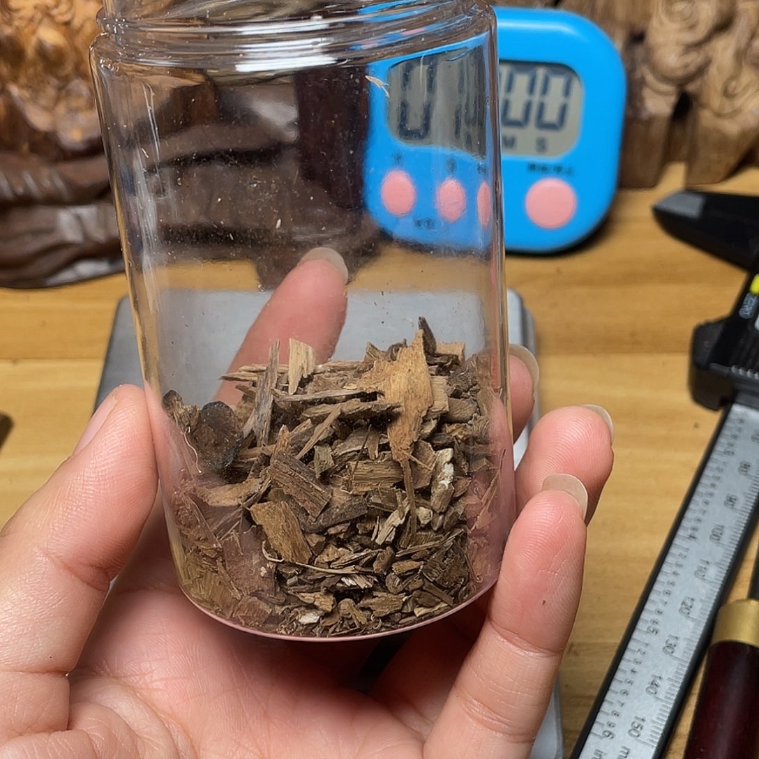 依***虾沉香香港碎料沉水20克