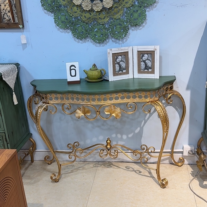 有机玻璃铁木桌子