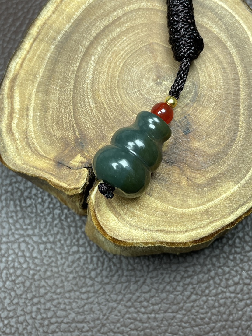 【抖音官方质检】纯天然和田玉葫芦吊坠（多样性拍一发一）