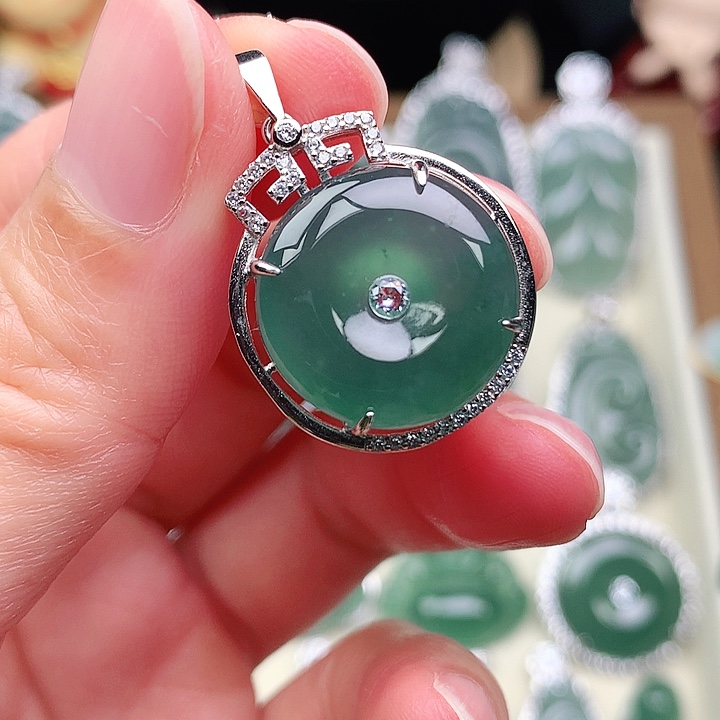 颈饰银S925镶嵌翡翠吊坠