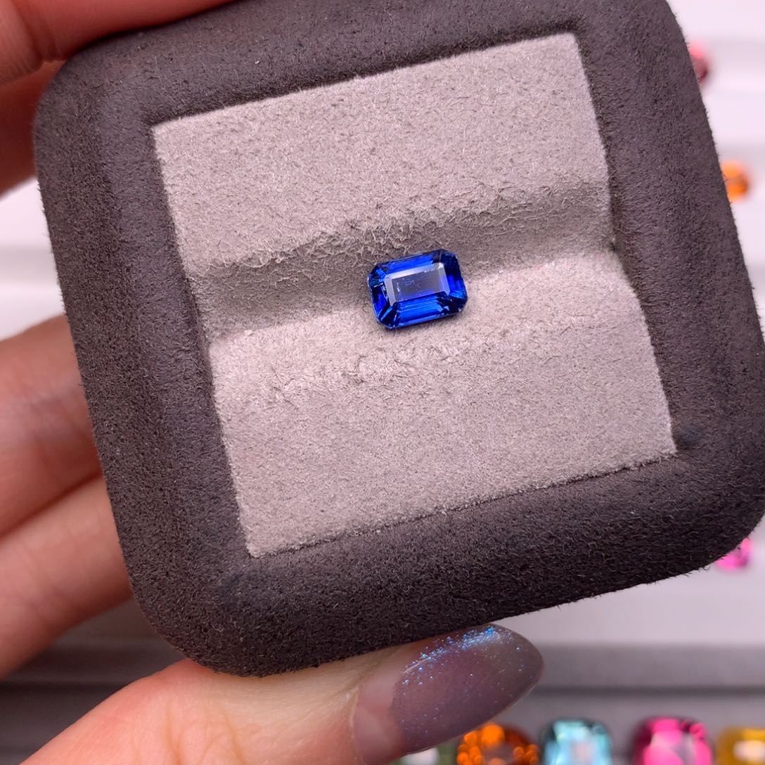 蓝晶石裸石未镶嵌1.47克拉