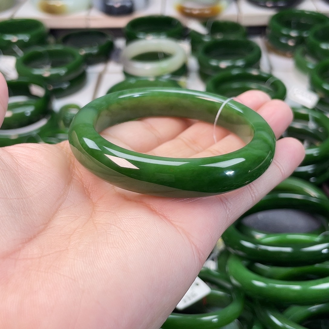 和田玉（碧玉）手镯未镶嵌