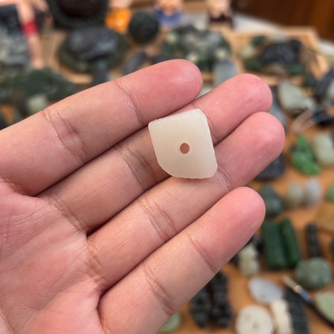 和田玉颈饰未镶嵌