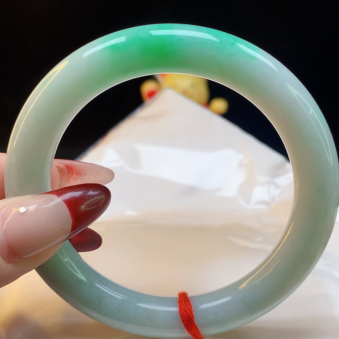 翡翠手镯未镶嵌天然翡翠5175