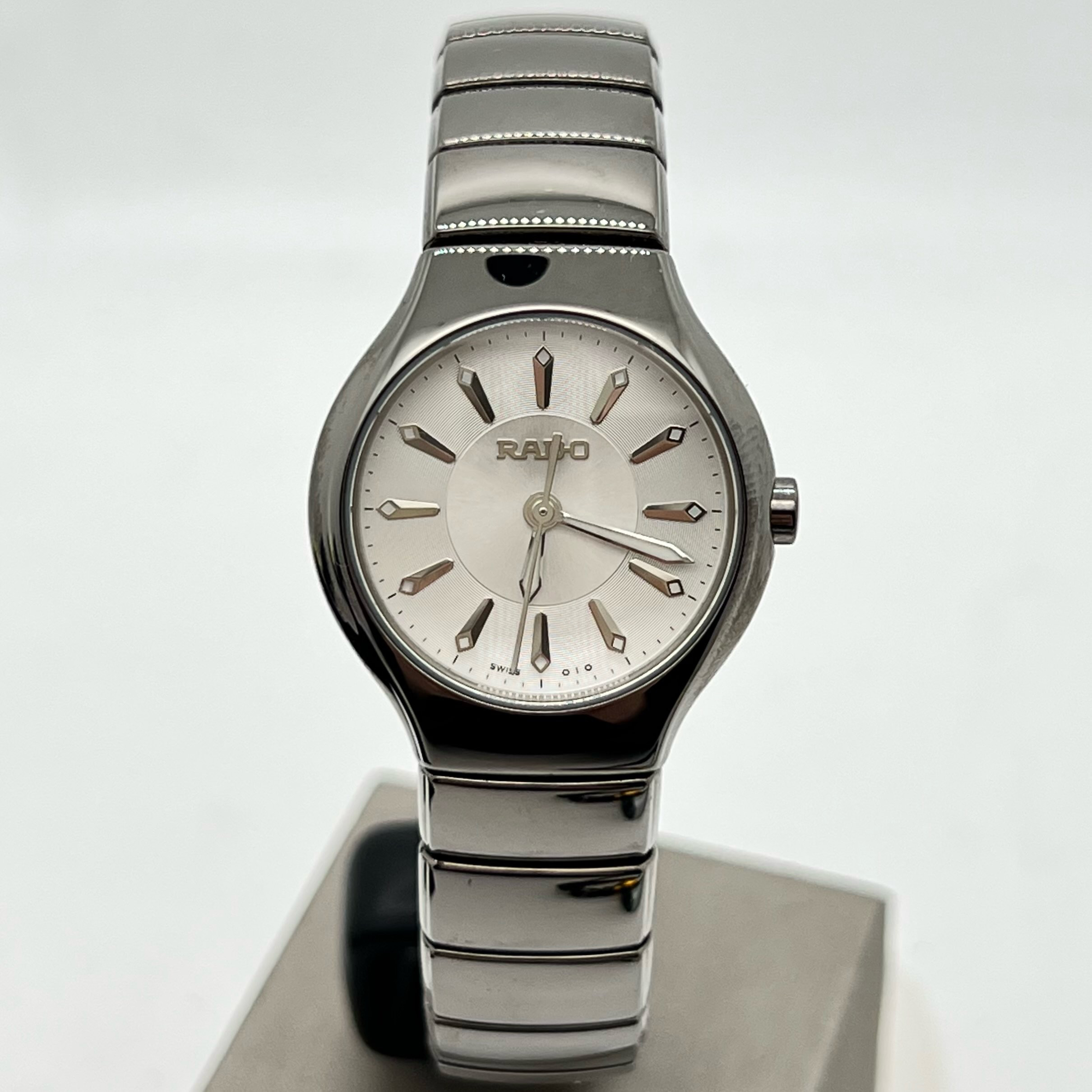 95新 Rado/雷达  真系列/27mm陶瓷/石英/时尚/简约     