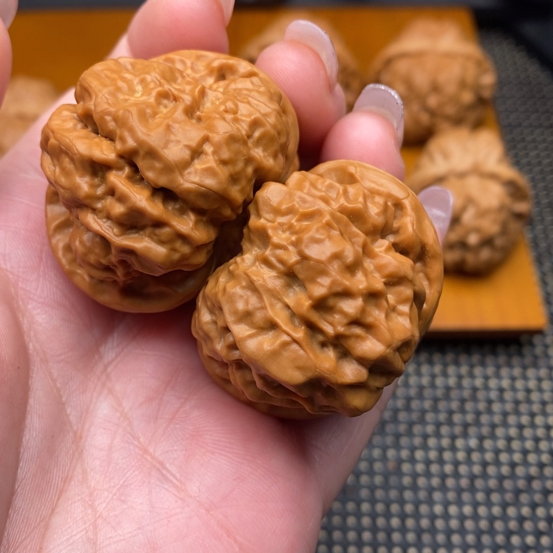 文玩核桃把件边40左右