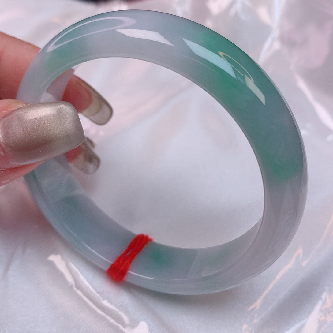 翡翠手镯未镶嵌Z**。53 翡翠手镯