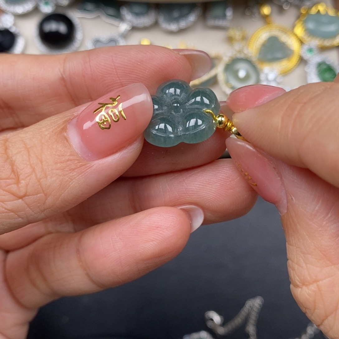 翡翠颈饰未镶嵌翡翠