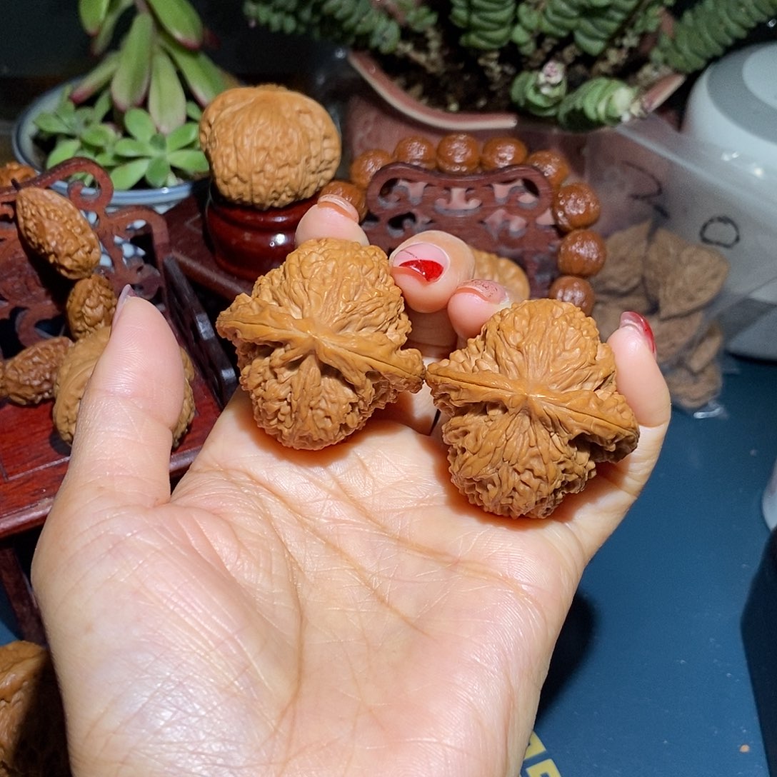 文玩核桃把件42.5南疆石