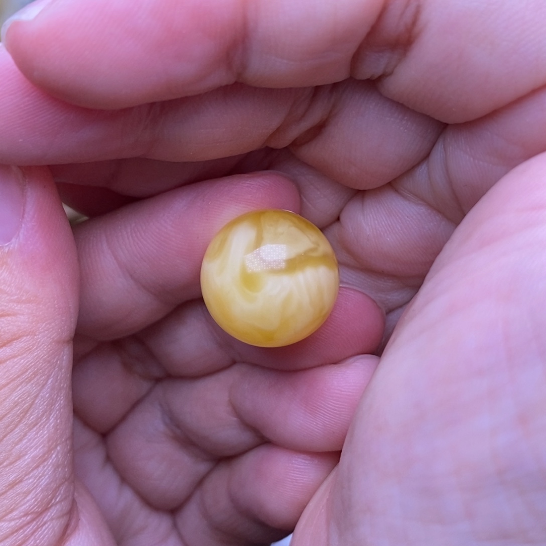 琥珀未镶嵌裸石60