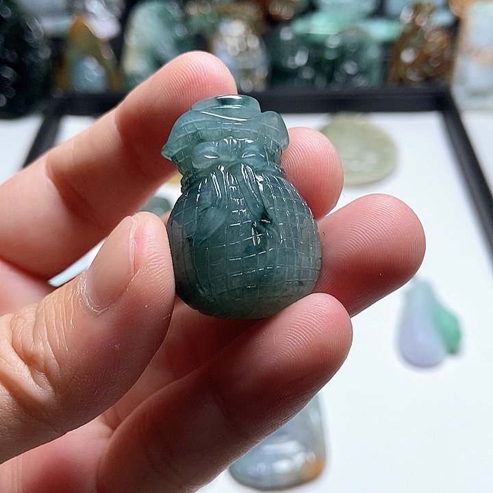 翡翠未镶嵌颈饰翡翠a货