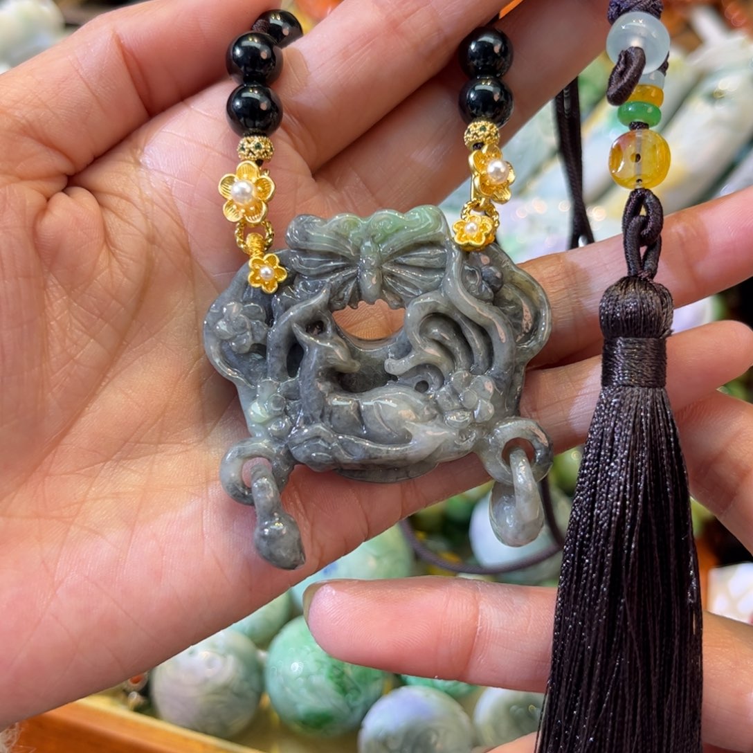 翡翠颈饰未镶嵌待编款