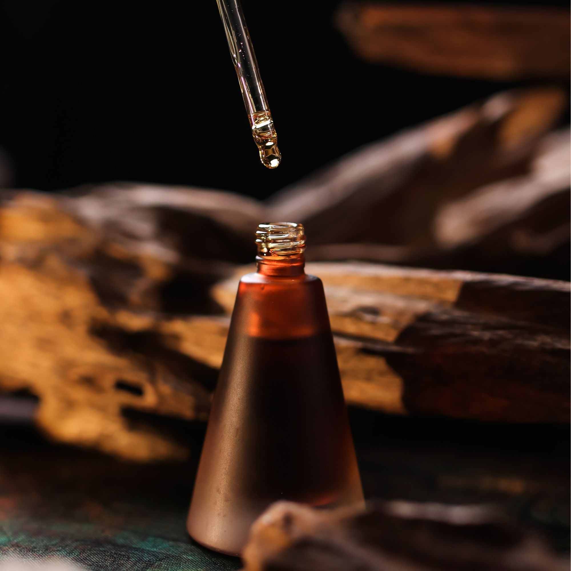 古法沉香精油20克 金沙叶沉香古法蒸馏 精美包装 自带滴管 香薰