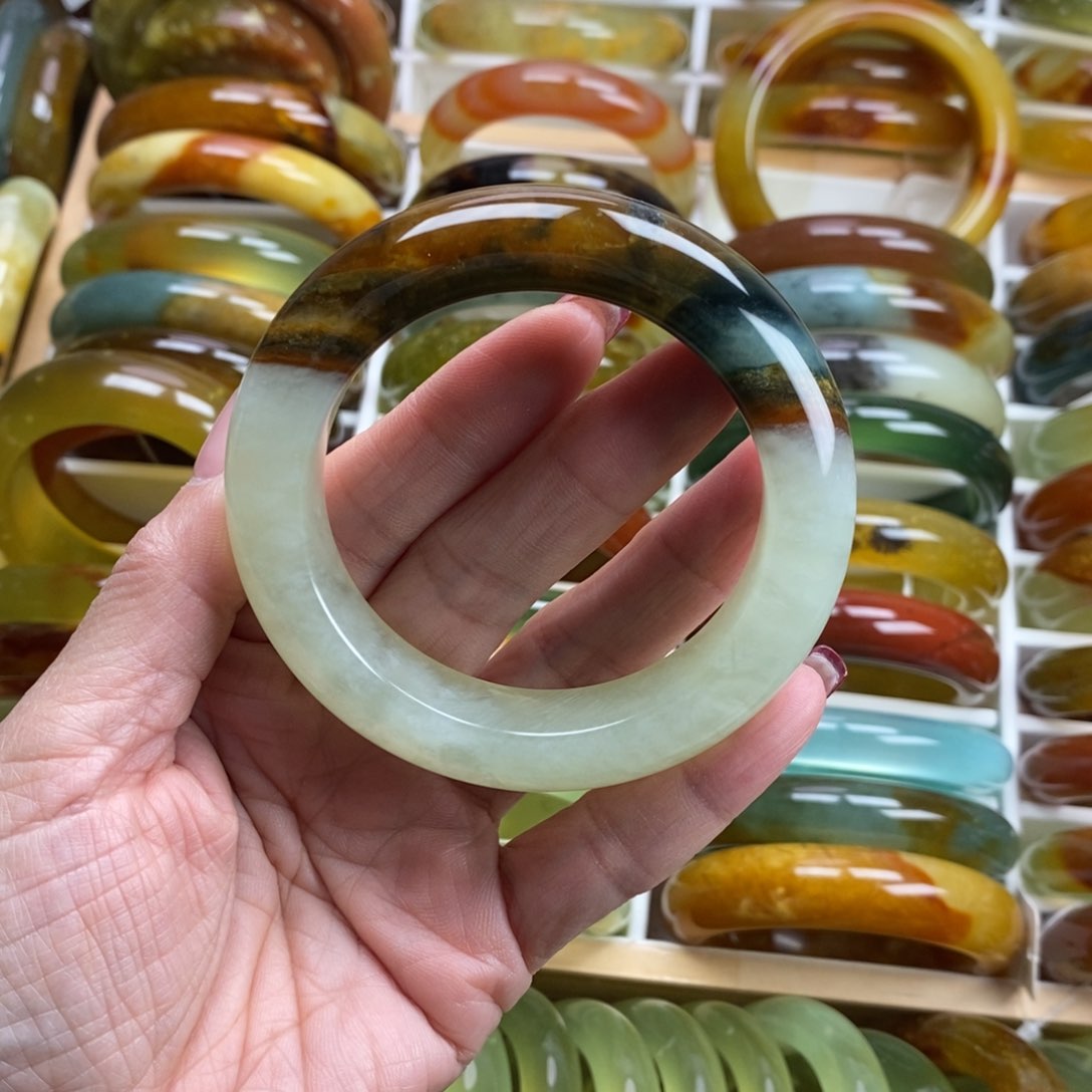 未镶嵌蛇纹石玉手镯抠****z