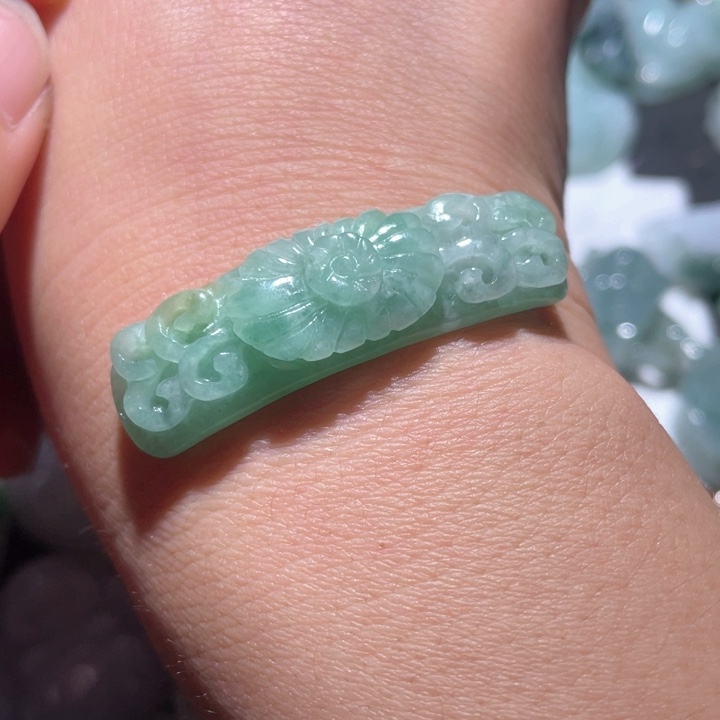 翡翠未镶嵌颈饰天然