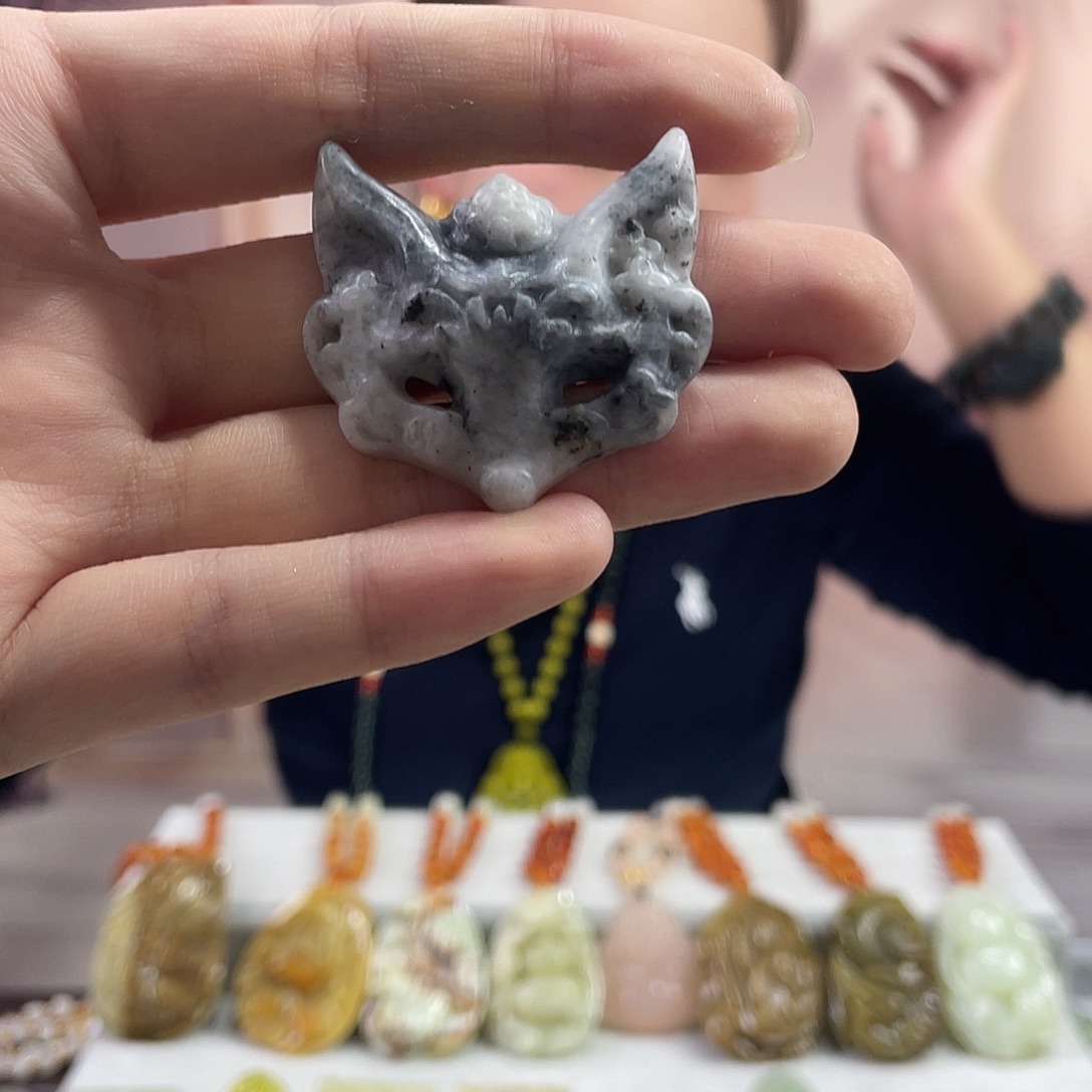 蛇纹石玉未镶嵌吊坠(赠链)