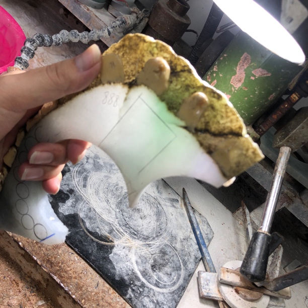 火火珠宝翡翠手镯