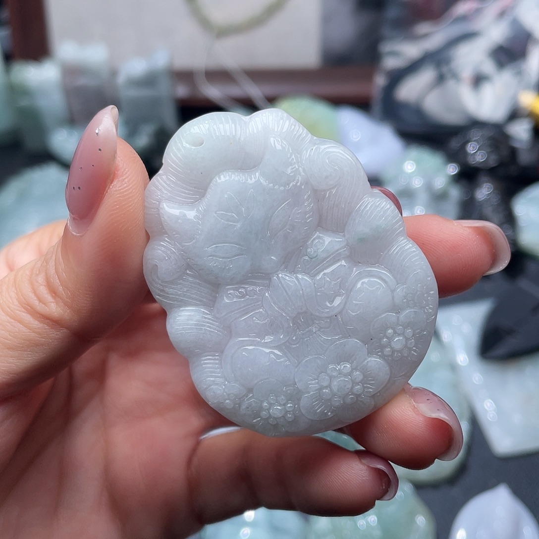 翡翠未镶嵌颈饰翡翠