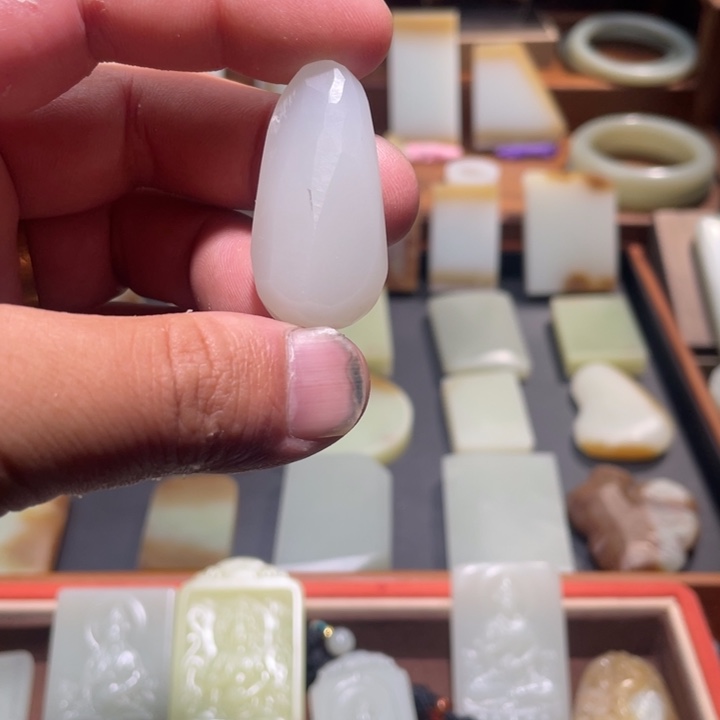 颈饰未镶嵌和田玉