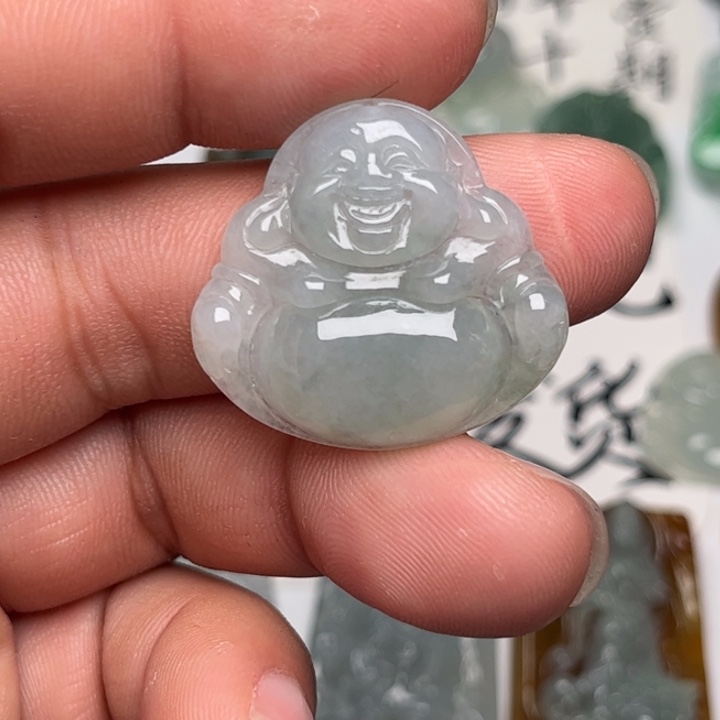 翡翠未镶嵌颈饰佛