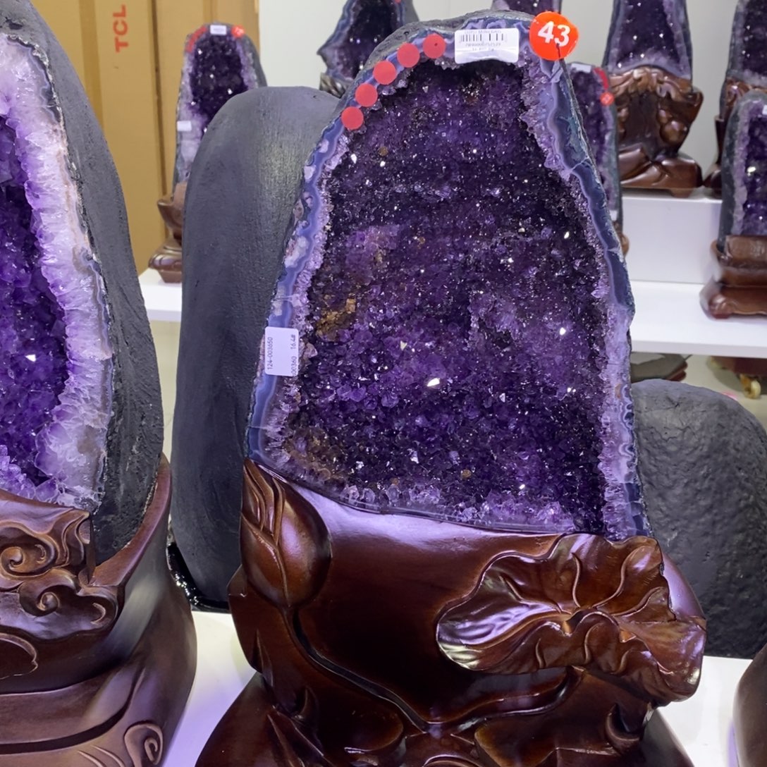 紫晶未镶嵌大型摆件（非配饰）