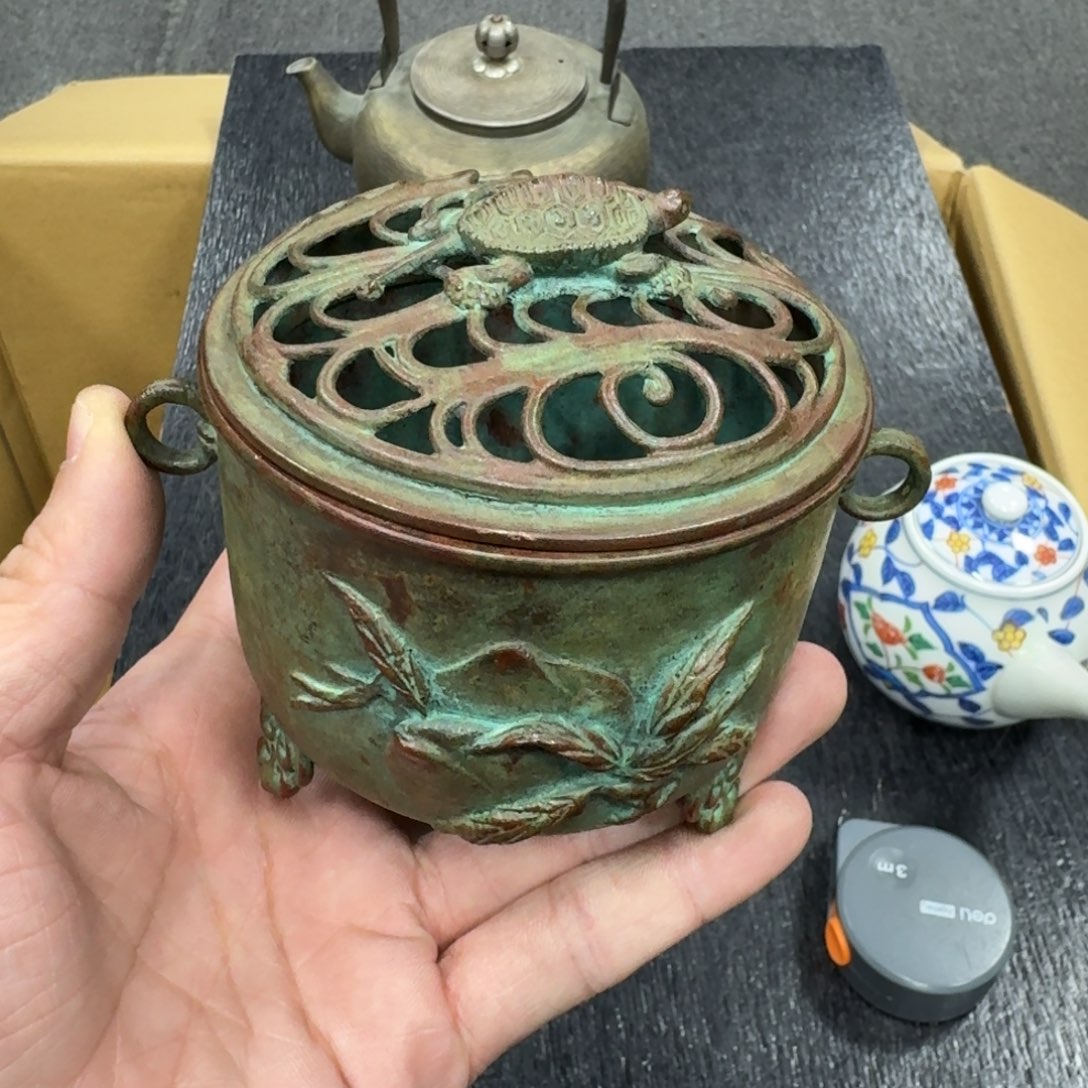 金属一个铜的香炉