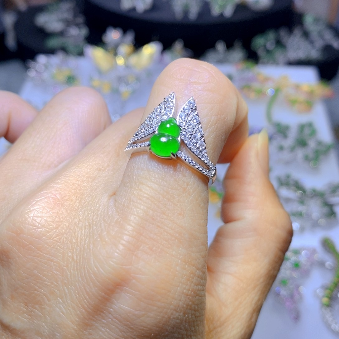 翡翠颈饰银S925镶嵌天然翡翠