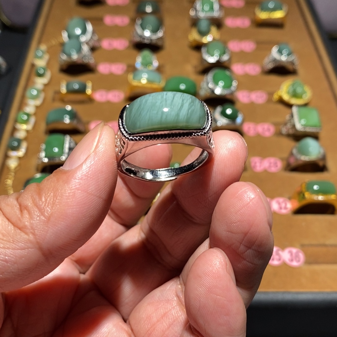 和田玉未镶嵌戒指