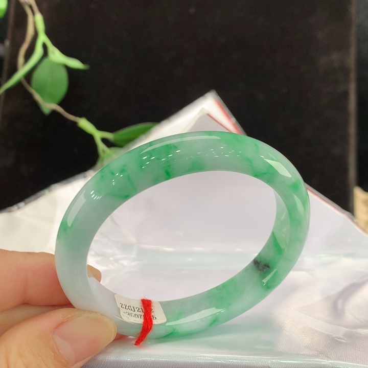 翡翠手镯未镶嵌贵妃7375