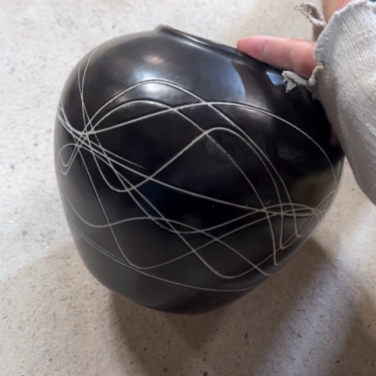 罐默认微瑕，有孔编号13-63