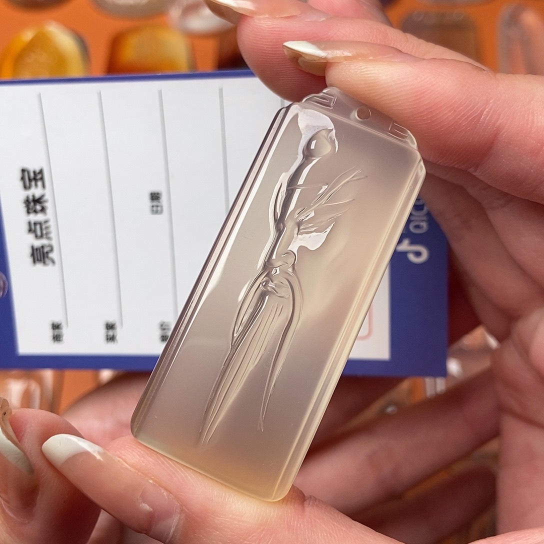 玛瑙/玉髓颈饰未镶嵌